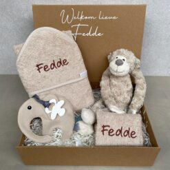 gepersonaliseerde cadeaubox kraamcadeau aap en olifant